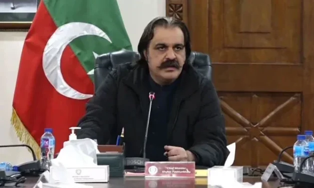“Agar constitutionally K-P govt gira saktay ho, toh gira lo”: Gandapur