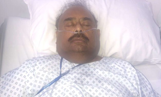 Altaf Hussain hospital main admit, MQM leaders ki dua ki request