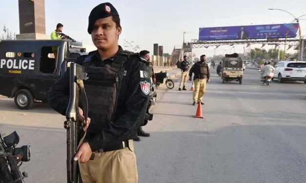 Karachi mein Police officer, estate agent ka murder