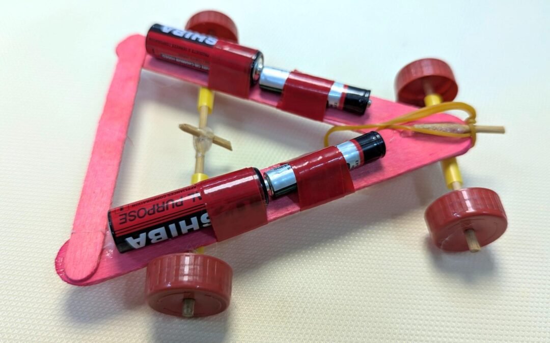 Rubber band powered mousetrap car
