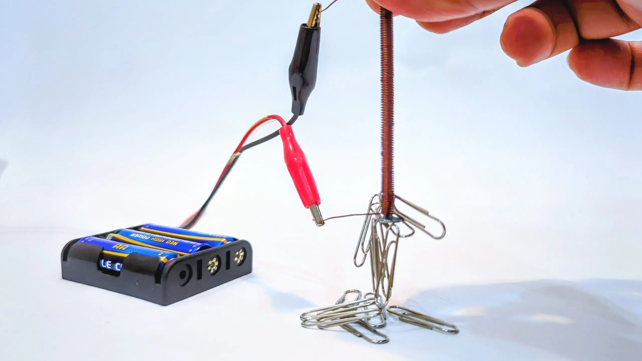 DIY Electromagnet Using Batteries and Copper Wire